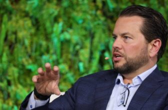 Pinterest CEO Backs Social Media Ban for Youngsters Underneath 16