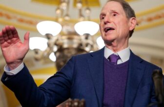 Sen. Wyden Warns of Mass Surveillance Amid Pentagon’s Combat With Anthropic