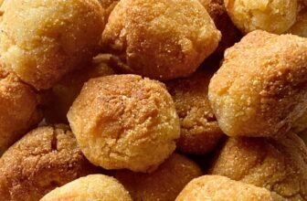 Grandma’s Scorching Water Cornbread (Crispy Exterior, Tender Inside)