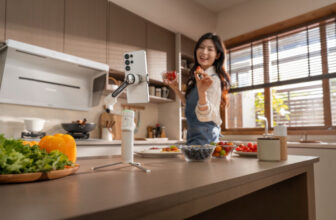 Insta360 Updates Circulate 2 Sequence Gimbals With Enhanced Android Help And Apple Integration